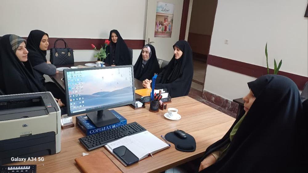 اولین نشست سیاست‌گذاری کانون مادری در دفتر زنان و خانواده دانشگاه برگزار شد